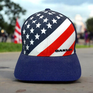 Oakley Yupoong Flexfit Fitted Hat Cap Sz S/M USA Flag Stars & Stripes Patriotic